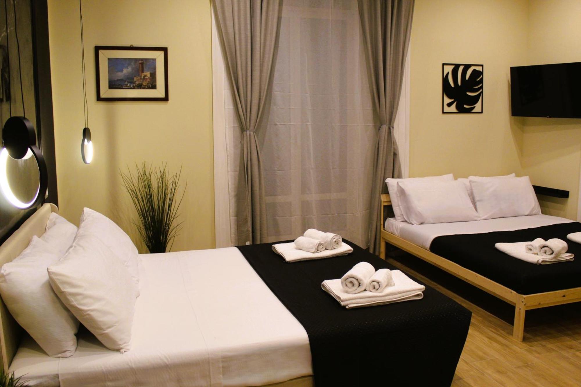 Blackwoody Contemporary Rooms - Napoli Centro Storico Via Toledo 외부 사진