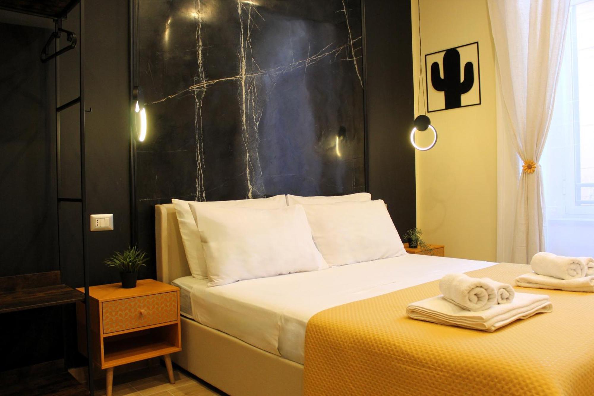 Blackwoody Contemporary Rooms - Napoli Centro Storico Via Toledo 외부 사진